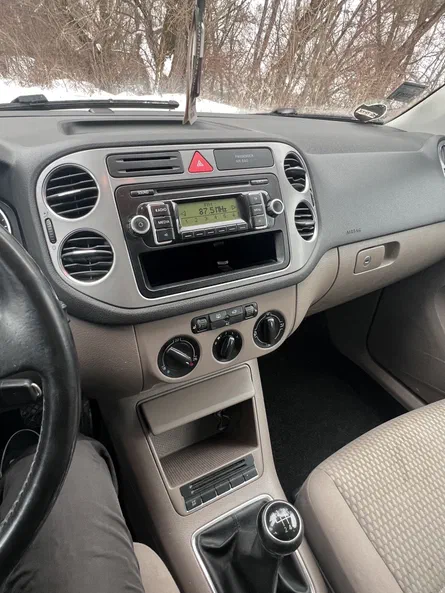 Volkswagen Tiguan 2009 - 11