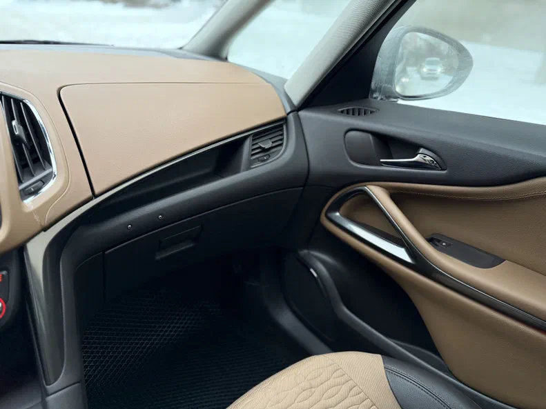 Opel Zafira 2011 - 10