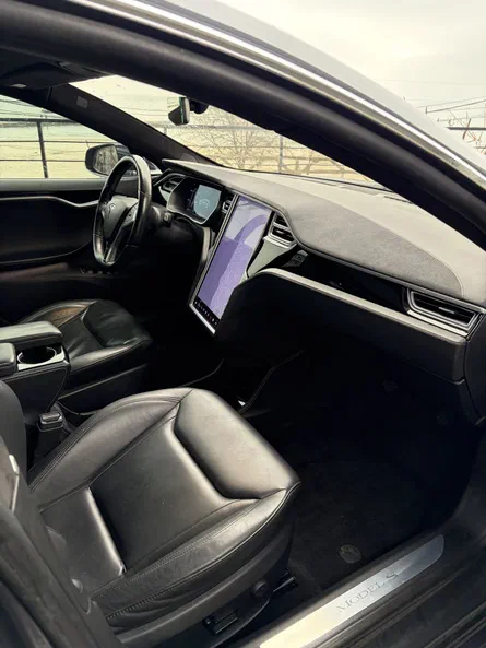 Tesla Model S 2015 - 5