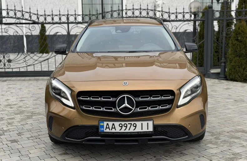 Mercedes-Benz GLA 2017 - 42