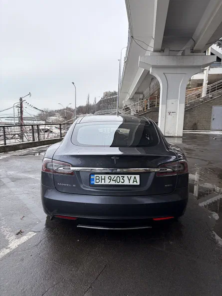 Tesla Model S 2015 - 7