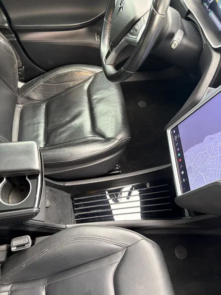 Tesla Model S 2015 - 12