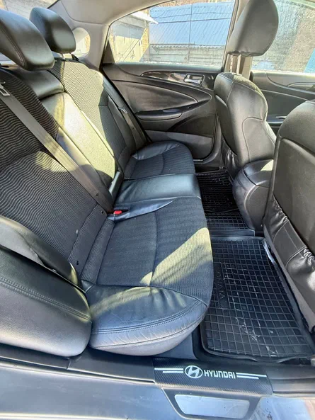 Hyundai Sonata 2010 - 27