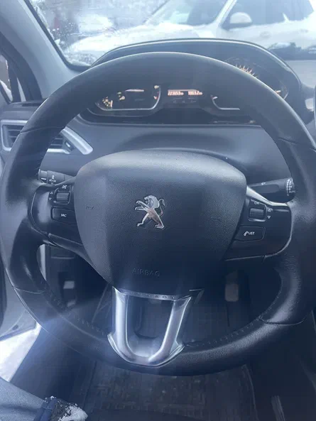 Peugeot 208 2014 - 7