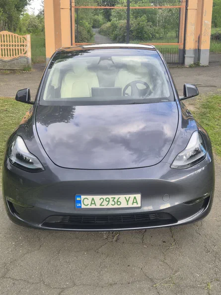 Tesla Model Y 2023 - 10