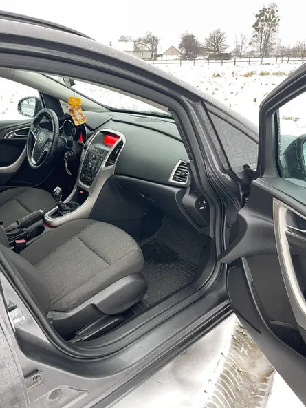Opel Astra 2012 - 10