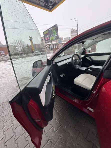 Tesla Model Y 2022 - 8