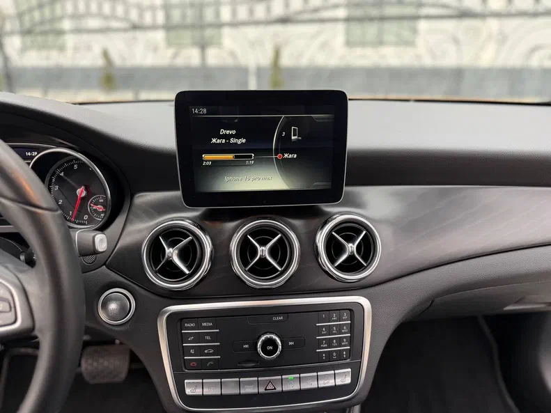 Mercedes-Benz GLA 2017 - 16