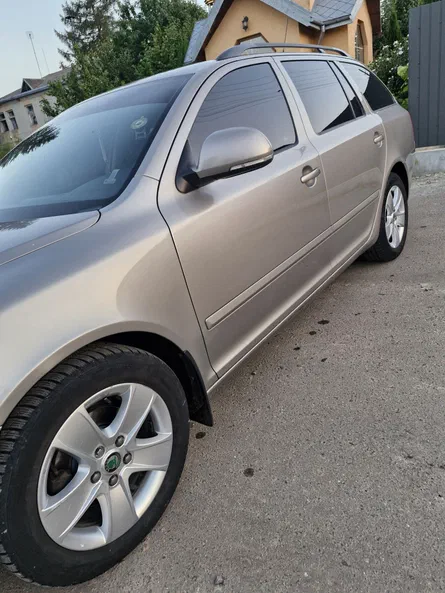 Skoda Octavia 2010 - 7