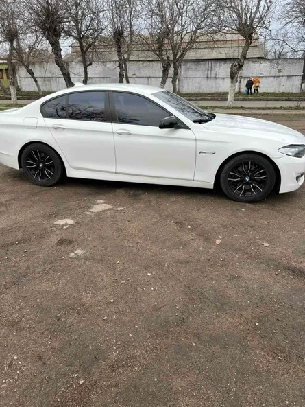 BMW 5 серія 2013 - 9
