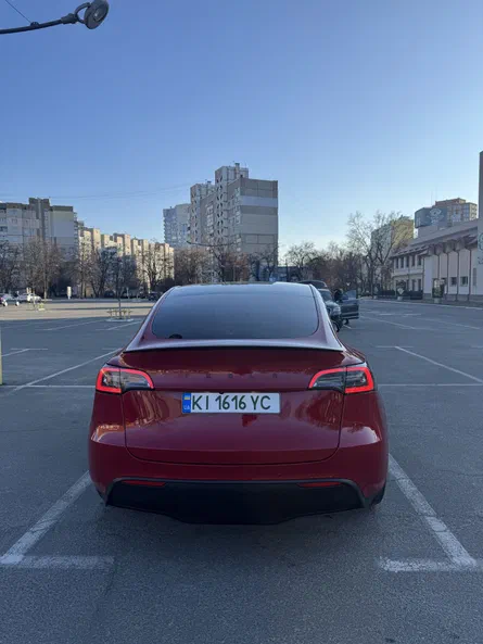 Tesla Model Y 2022 - 5