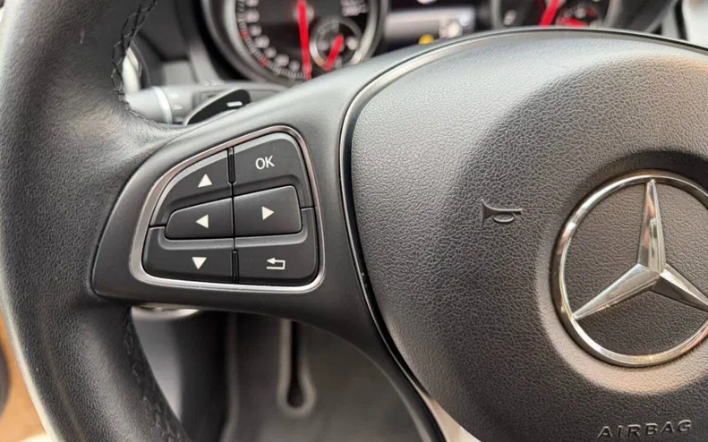 Mercedes-Benz GLA 2017 - 27