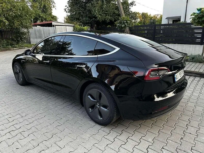 Tesla Model 3 2020 - 8