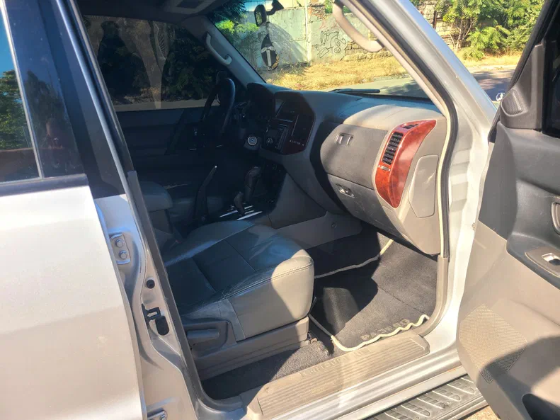 Mitsubishi Pajero 2003