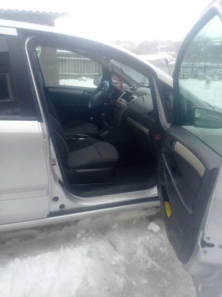 Opel Zafira 2008 - 5