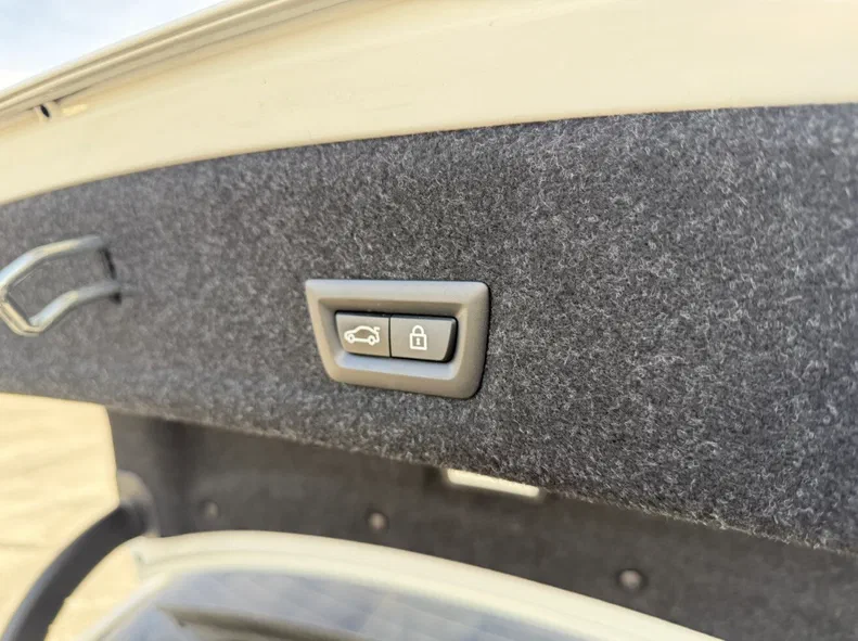 BMW 3 серія 2021 - 12