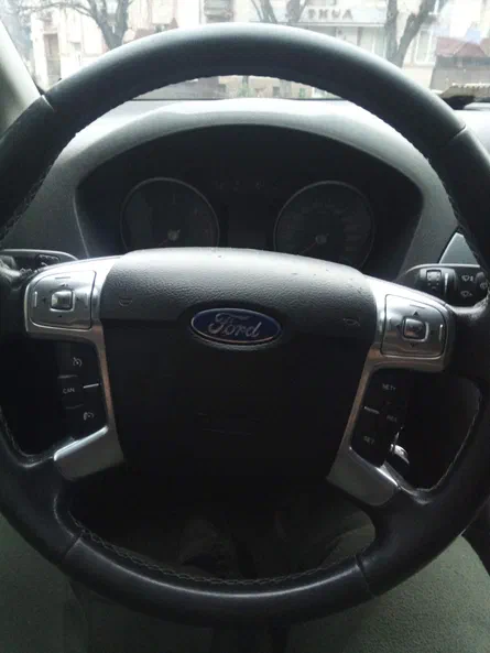 Ford Mondeo 2013 - 10