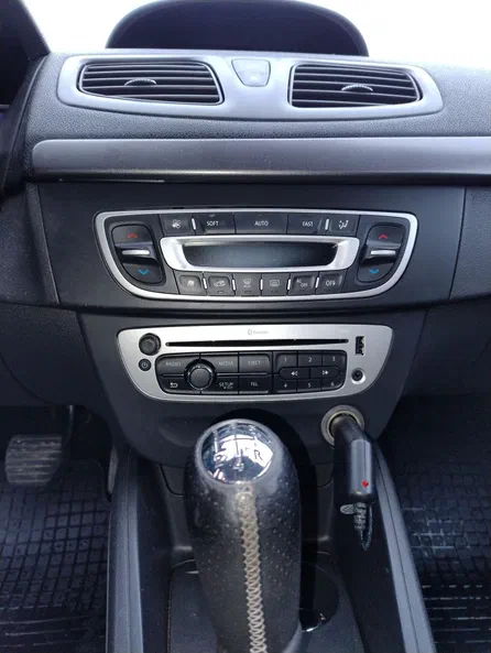 Renault Fluence 2013 - 12