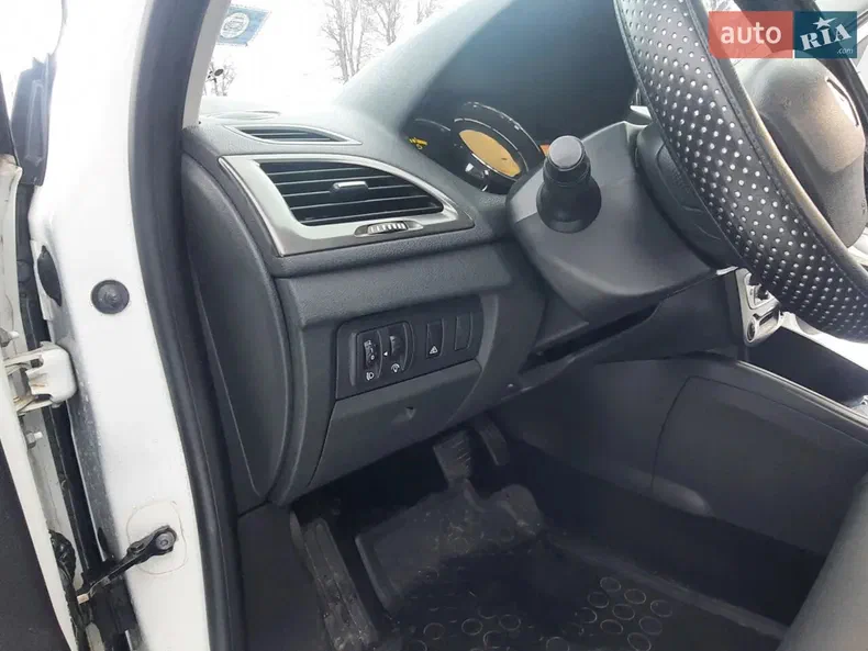 Renault Megane 2012 - 10