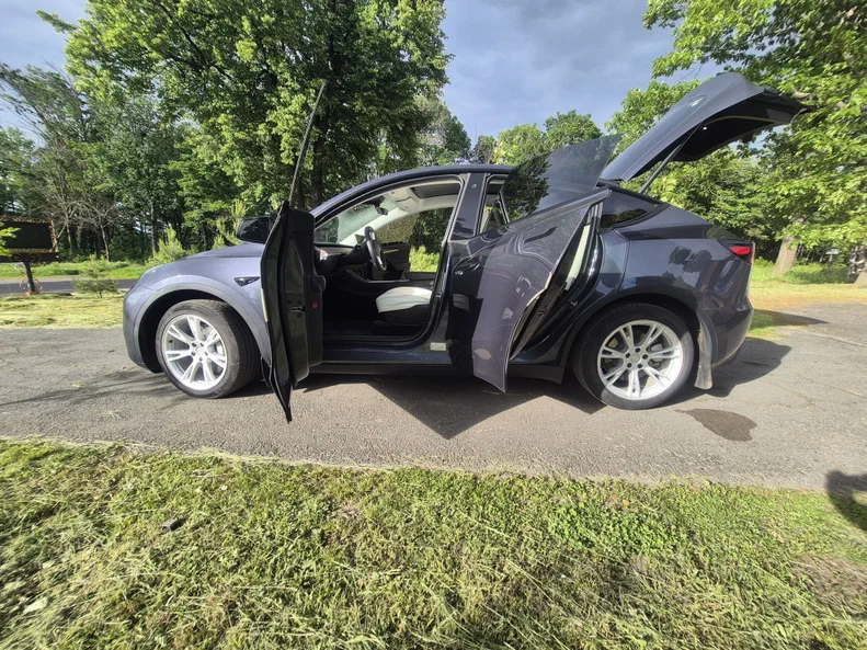 Tesla Model Y 2023 - 0
