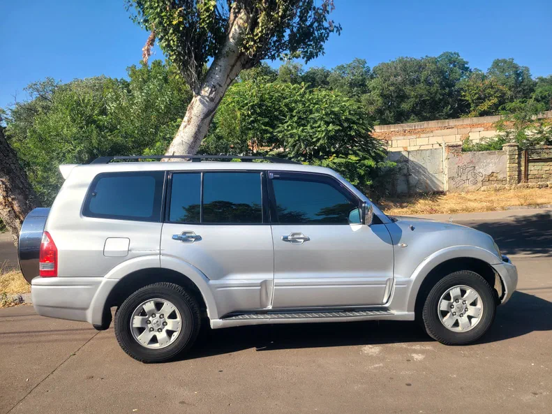 Mitsubishi Pajero 2003