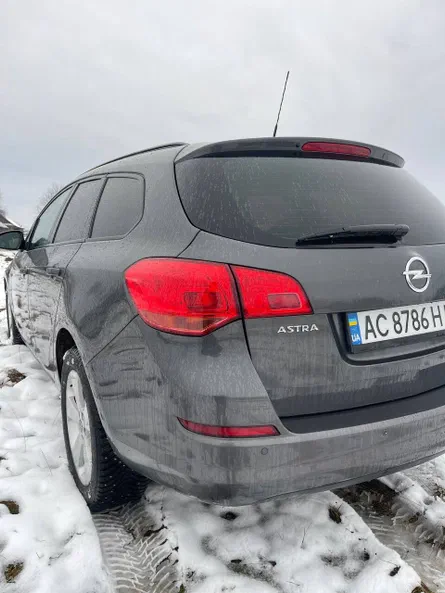 Opel Astra 2012