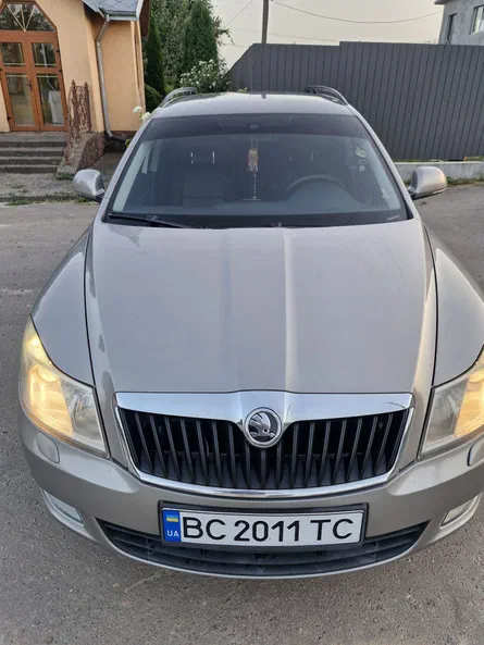 Skoda Octavia 2010 - 1