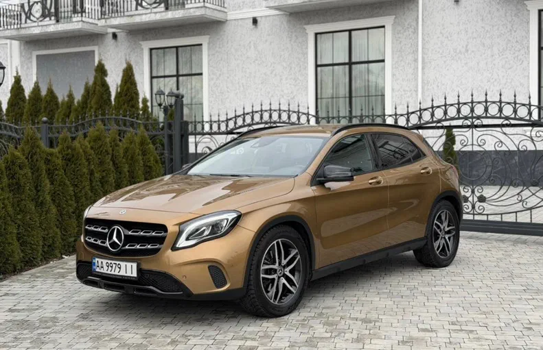 Mercedes-Benz GLA 2017 - 44