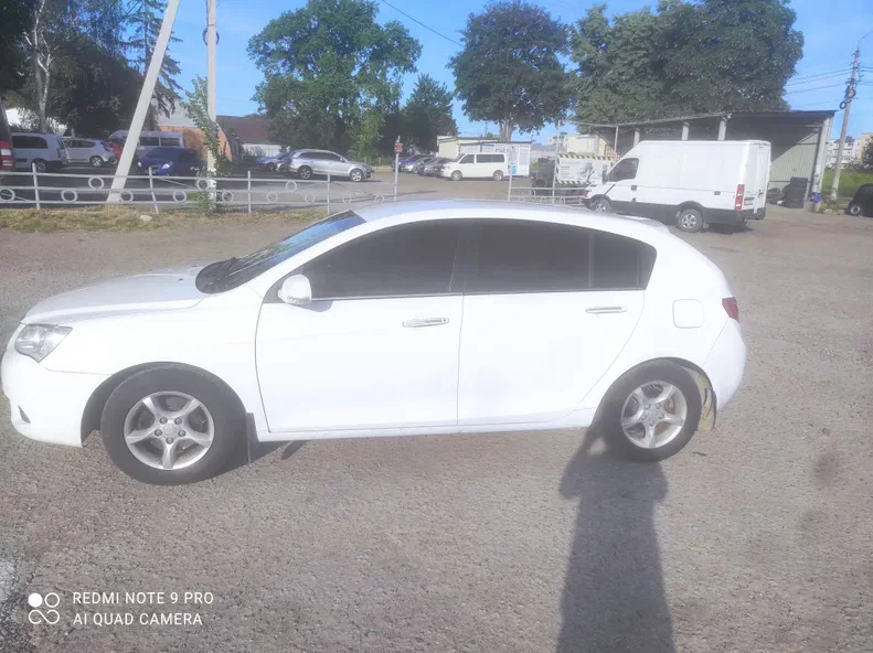 Geely Emgrand EC7 2013