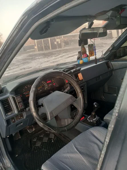 Nissan Bluebird 1989 - 5