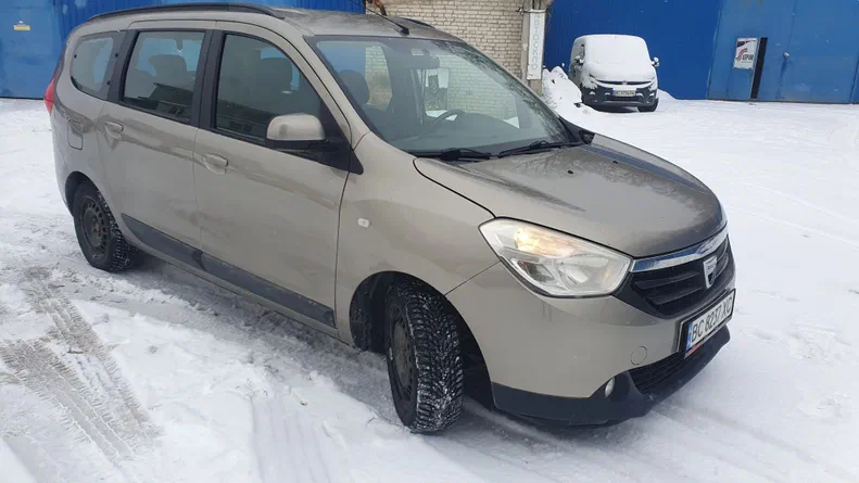 Dacia Lodgy 2012