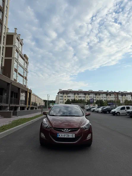 Hyundai Elantra 2012