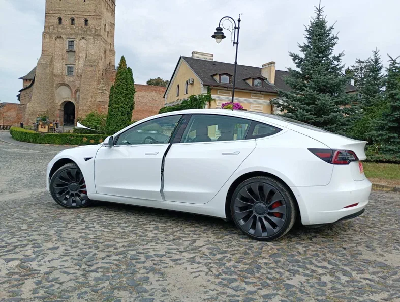 Tesla Model 3 2020 - 11