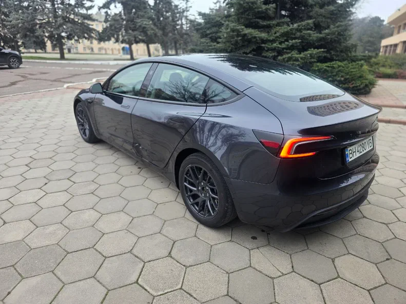 Tesla Model 3 2024 - 27