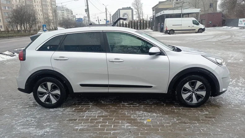 Kia Niro 2017 - 21
