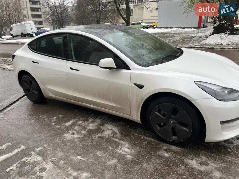 Tesla Model 3 2021 - 7