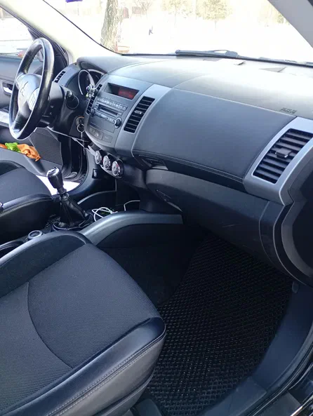 Mitsubishi Outlander 2010 - 18