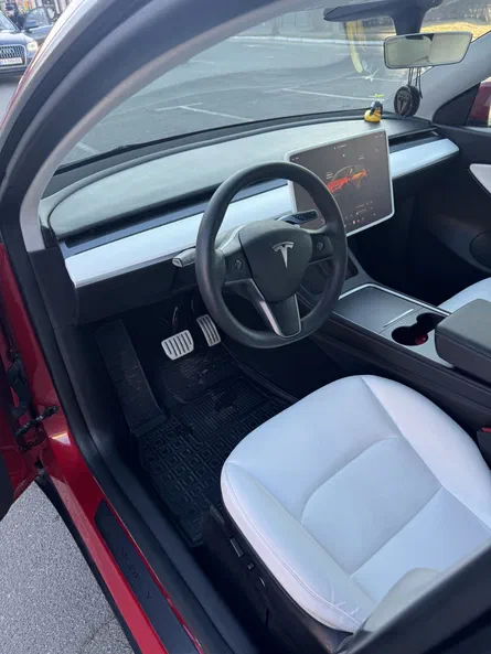 Tesla Model Y 2022 - 13