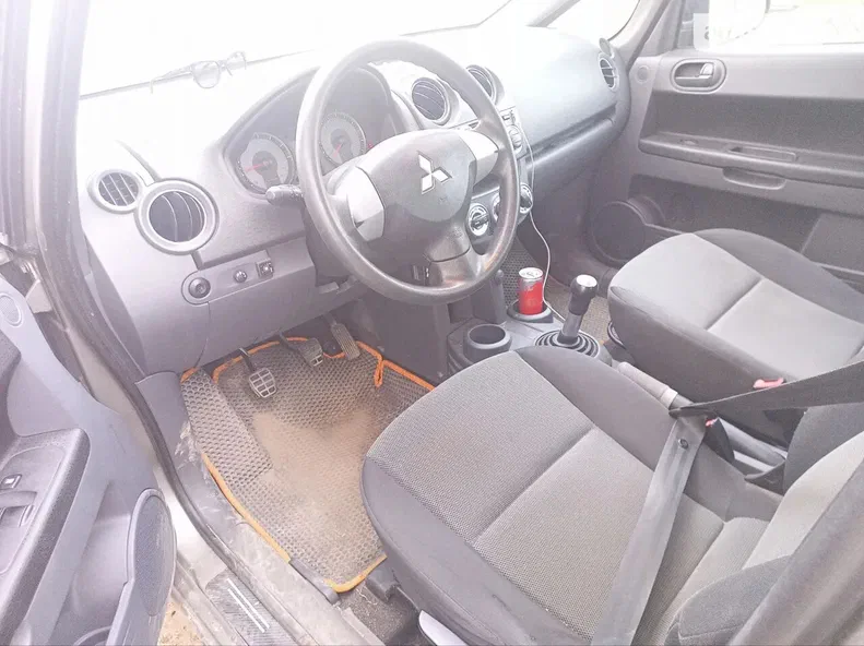 Mitsubishi Colt 2009