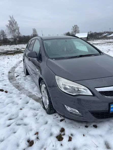 Opel Astra 2012