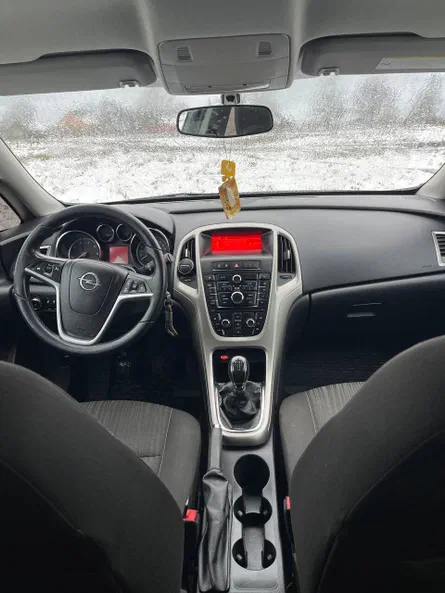 Opel Astra 2012 - 11