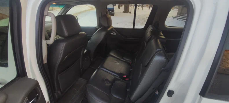 Nissan Pathfinder 2010 - 11