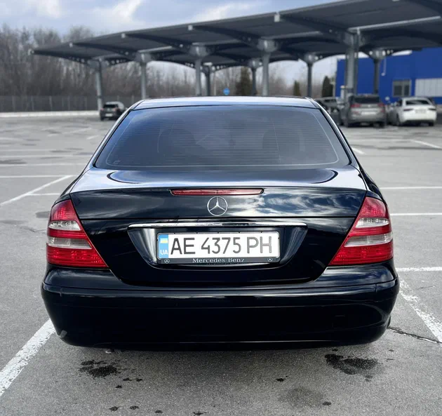 Mercedes-Benz E-Клас 2005 - 9