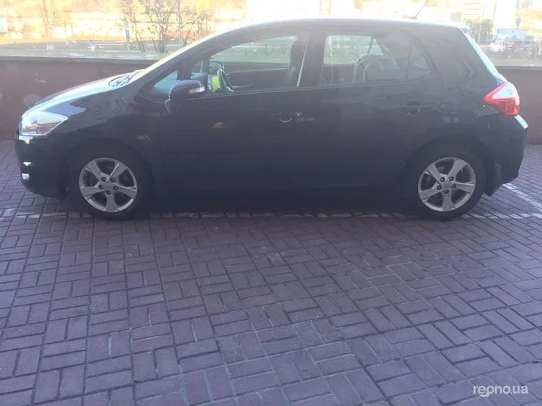 Toyota Auris 2012