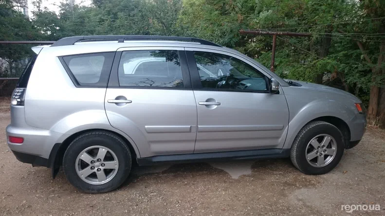 Mitsubishi Outlander 2011