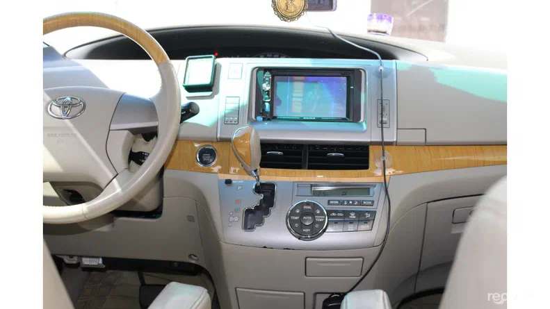 Toyota Previa 2007 - 9