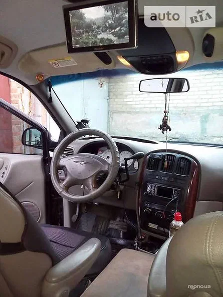 Chrysler Voyager 2002 - 9