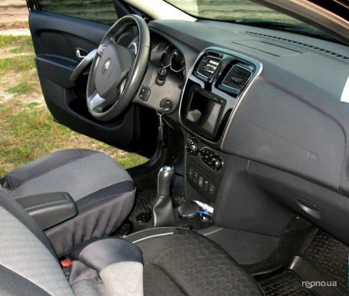 Renault Logan 2013 - 3