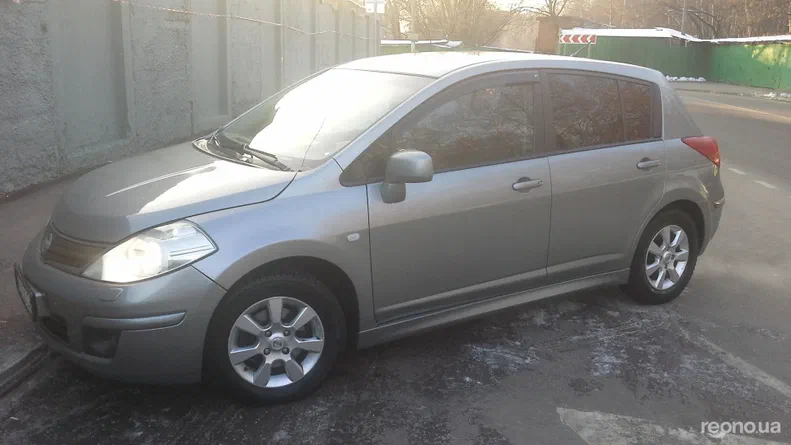Nissan Tiida 2010