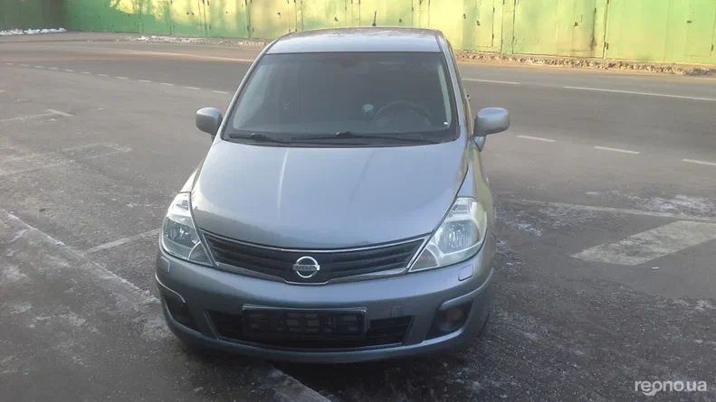 Nissan Tiida 2010